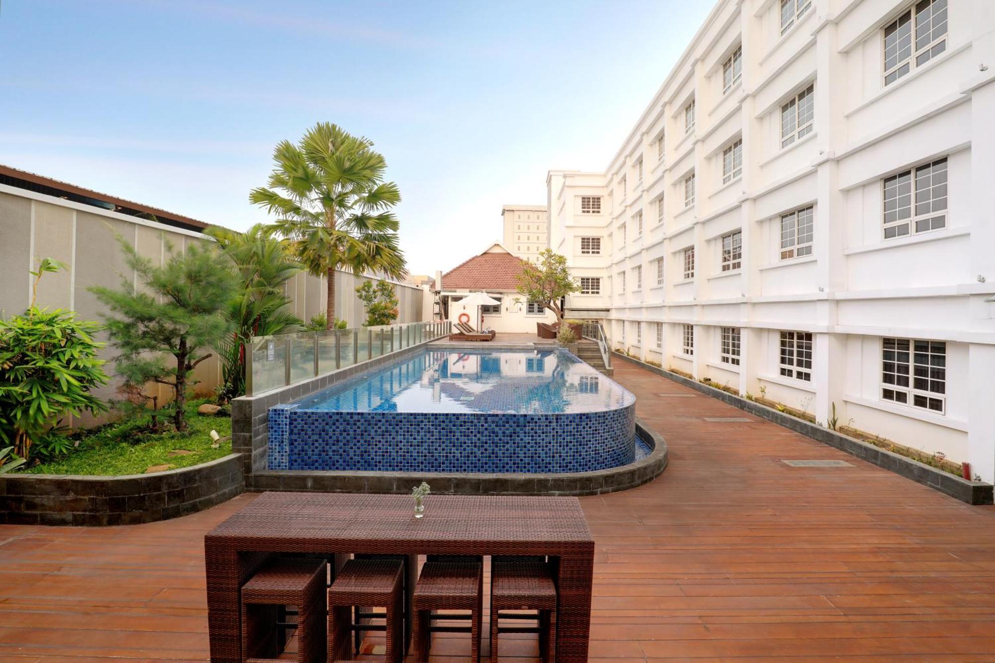 Kokoon Hotel Surabaya Exterior photo